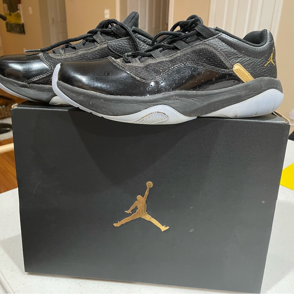 Blsck Jordan 11 CMFT Low Shoes Space Jam sz Men 9.5